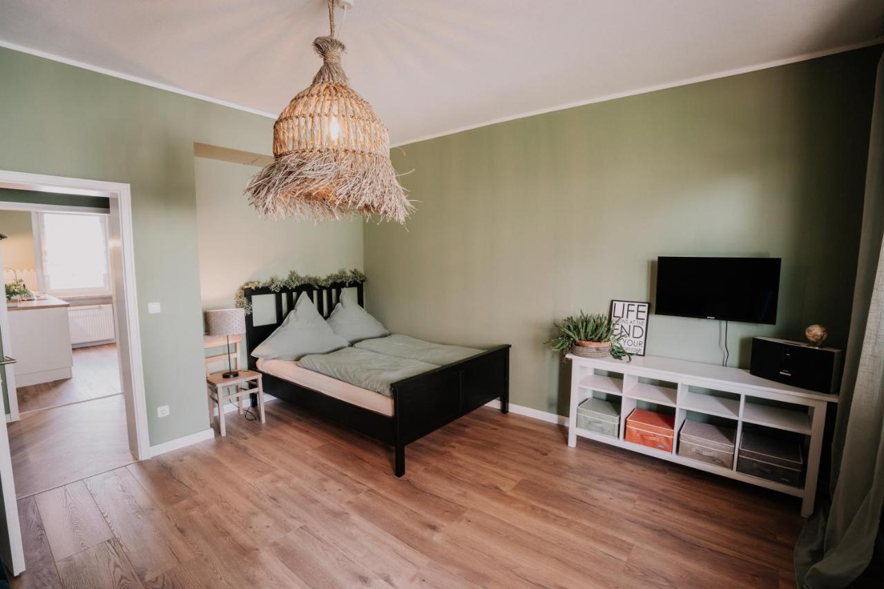 Soonwald Studio Mit Terrasse & Whirlpool Щромберг Екстериор снимка